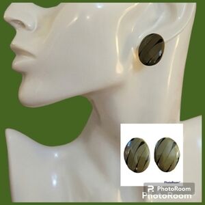 3/$30 VTG Olive Black Marble Oval Earrings